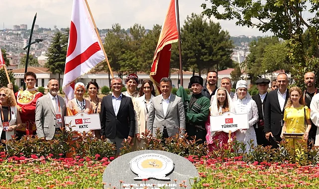 12 ülkeden dansçılar Samsun'da Başkan Doğan'ı ziyaret etti