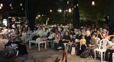 Açık hava sinema keyfi Dobruca'da yaşandı
