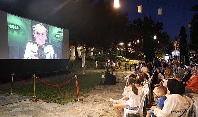 Açık havada sinema mutluluğu