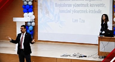 Ağrı'da sağlık çalışanlarına iletişim eğitimi