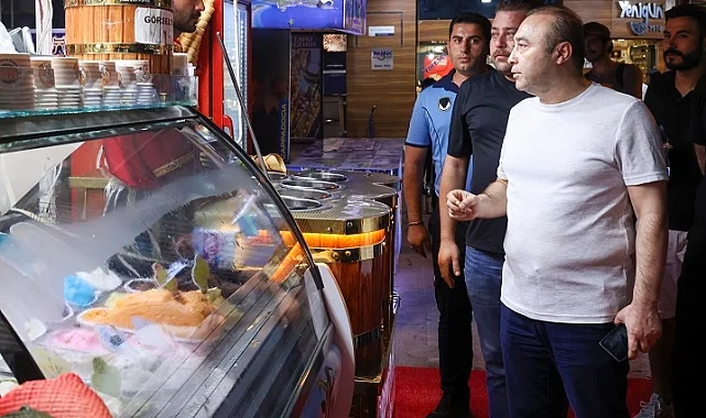Antalya zabıtasından kaldırım işgallerine sıkı denetim