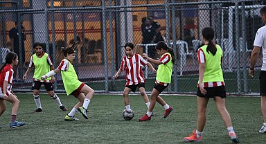 Antalya'da Futbol Akademisi yaz okulu başladı