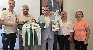 Artvinspor'dan kadın voleybolu için destek turu