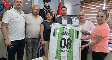Artvinspor'un kadın voleybol takımına Bursa'dan sponsorluk desteği