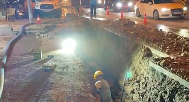 Ayvalık'ta kanalizasyon hattındaki göçük 36 saatte giderildi