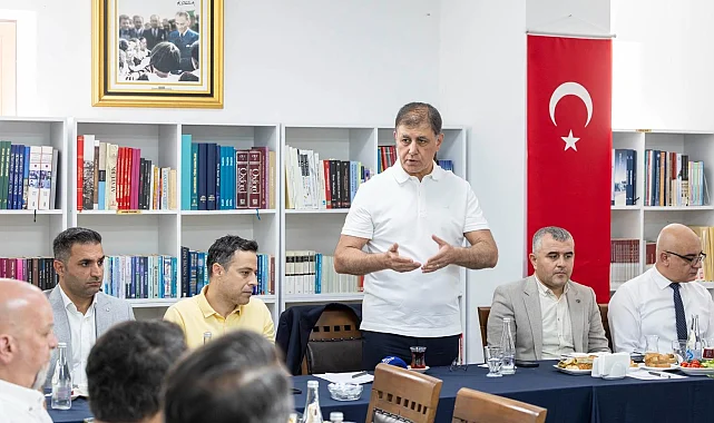 Başkan Tugay mesaisine Kemeraltı esnafıyla başladı... "Tek derdimiz işimizi iyi yapmak"