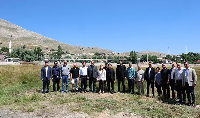 Başkan Vekili Özdemir Feslikan Er Meydanı'nı inceledi