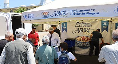 Bursa Büyükşehir'in aşure geleneği Şirinevler'de yaşatıldı