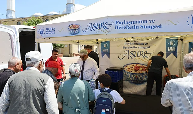 Bursa Büyükşehir'in aşure geleneği Şirinevler'de yaşatıldı