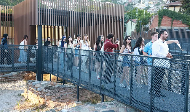 Bursa Osmangazi'de gençler tarihin izini doku avıyla sürdü