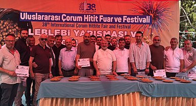 Çorum'da leblebi yarışması renkli geçti