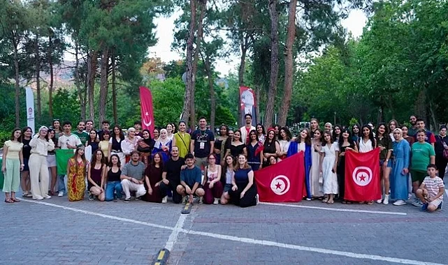 Denizli'de gençler kültür şöleninde buluştu
