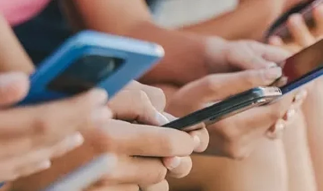 "Dijital Obezite" uyarısı! Fazla içerik tüketimi beyni yoruyor