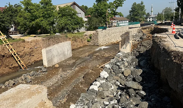 Düzce Aydınpınar'da hasar gören köprüler yenileniyor