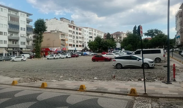 Edirne Keşan'da boşalan arsa otoparka dönüştü