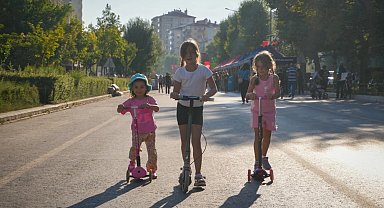 Eskişehir Atatürk Bulvarı yayalara kaldı