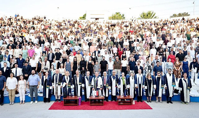 Genç hukukçular DEÜ'de yemin etti