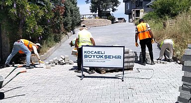 Gölcük Halıdere'de 3 sokakta parke yollar yenilendi