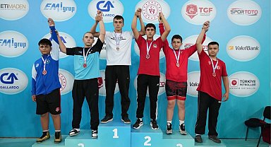 Güreşte Bursa Yıldırım rüzgarı