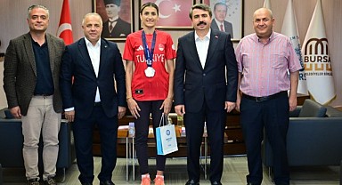Hatice Kübra İlgün’den Kazakistan’da çifte madalya başarısı