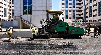 İstanbul Maltepe'de asfalt serim çalışmaları sürüyor