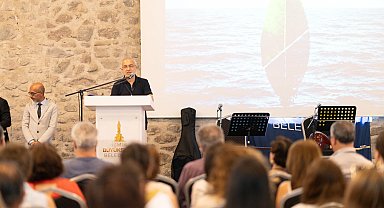 İzmir'deki uluslararası eleştirel eğitim zirvesi başladı