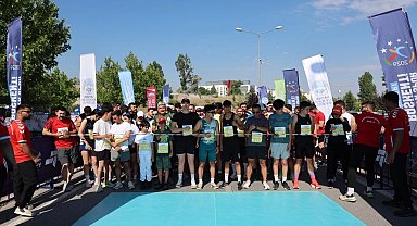 Kayseri Büyükşehir'den Demokrasi Koşusu
