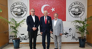 KKTC Öksüzoğlu'ndan Başkan Yalçın'a ziyaret