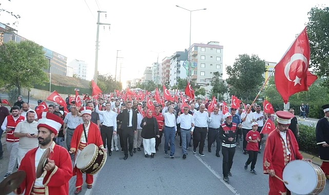 Kocaeli Çayırova 15 Temmuz'da tek yürek oldu