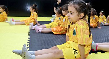 Konya Karatay'da yaz spor okulları açıldı