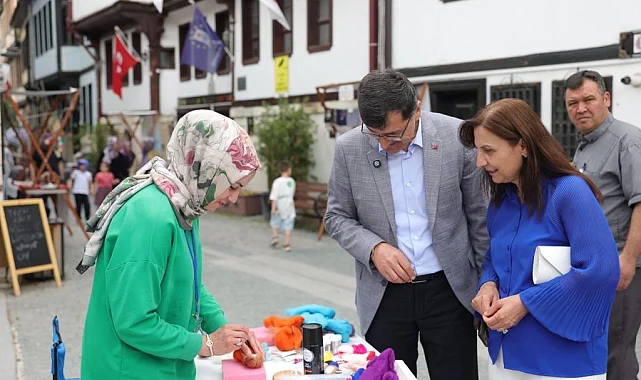 Kütahya'da Başkan Kahveci, Germiyan Sokak'ta üreticilerle buluştu
