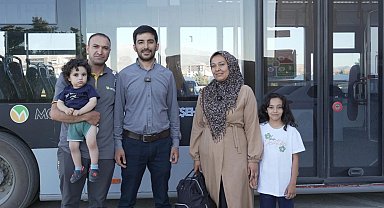 Malatya'da içi ziynet eşyaları dolu unutulan çanta sahibine teslim edildi