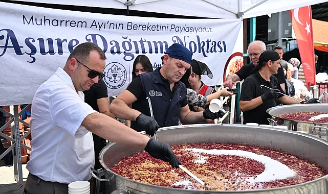 Manisa Büyükşehir'den pazarda 2 bin kişiye aşure ikramı