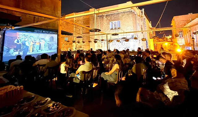 Mardin'de sinema rüzgârı... "Sesimi Taşı" filminin galasına yoğun ilgi