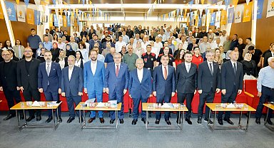Memduh Büyükkılıç'tan AK Parti ilçe danışma meclislerine çıkarma