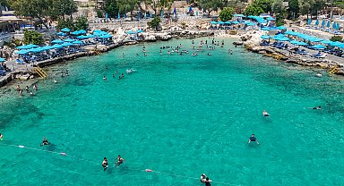 Mersin plajları tatilcilerin gözdesi oldu