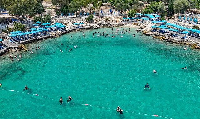 Mersin plajları tatilcilerin gözdesi oldu