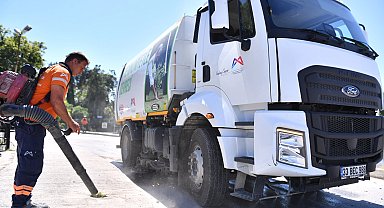 Mersin'de Büyükşehir'den temizlikte kesintisiz hizmet