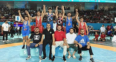 Minikler güreş Türkiye Şampiyonası'na Bursa Büyükşehir damgası