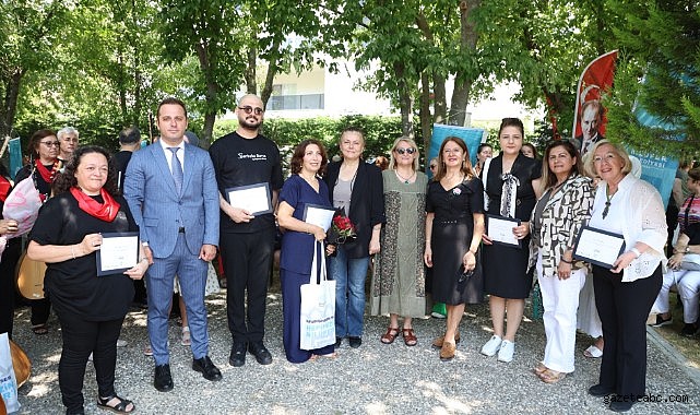 Nilüfer Belediyesi Olgun Gençlik Merkezi’nde Yıl Sonu Sergisi