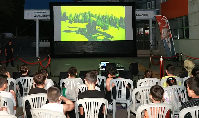 Osmangazi Belediyesi çocuklara yazlık sinema keyfi yaşatıyor