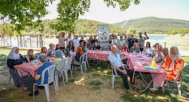 Osmangazi Belediyesi’nden Alzheimer Hastalarına Moral Pikniği