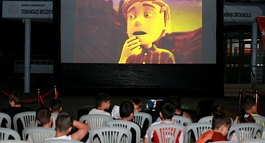 Osmangazi’de Yazlık Sinema Keyfi Mahallelere Taşındı