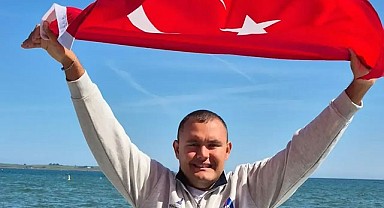 Otizmli Yüzücüden Tarihi Başarı