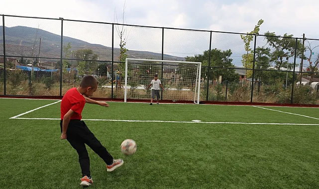 Sakarya Büyükşehir'den gençlere spor alanı