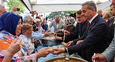 Sakarya'da aşure bereketi paylaşıldı