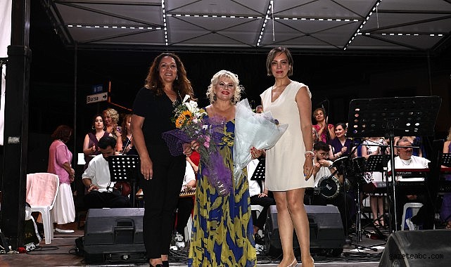 Sezen Aksu Şarkılarıyla Duygusal Gece