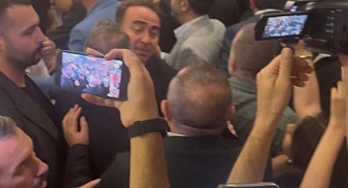 Tartışma Arbedeye Dönüştü, CHP Grubu Salonu Terk Etti