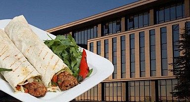 Üniversite Kafeteryasında “Adana Kebap” Skandalı