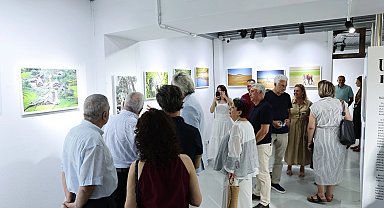 "Uzaklarda Bir Yerlerde" sergisi Bursa Nilüfer'de açıldı